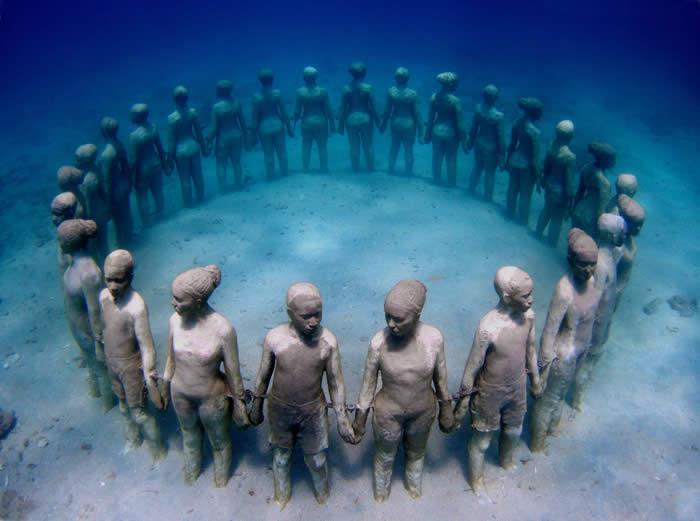 [News] Artist Jason de Caires Taylor clarifies intention of Underwater sculptures in Grenada originally thought to be a tribute to slavery